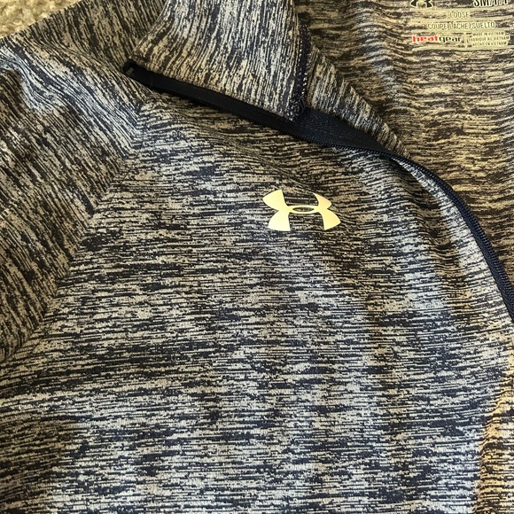 Lightweight quarter zip Under Armour pullover. size small - Picture 4 of 4